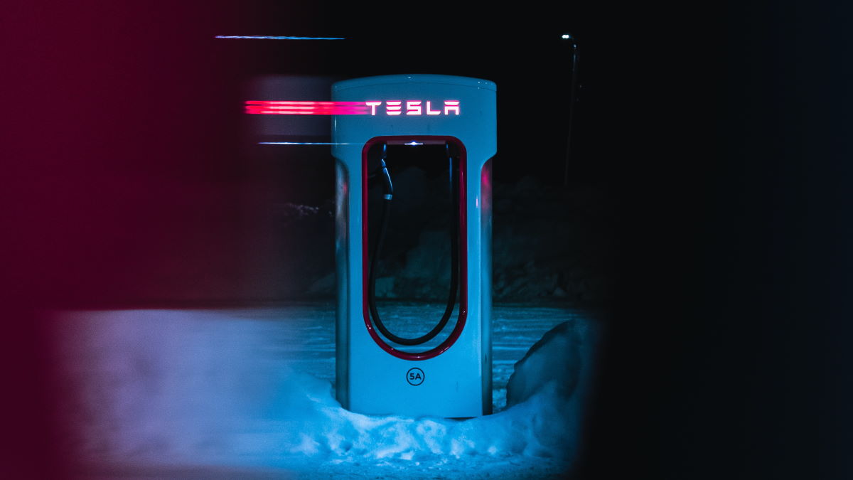 Tesla introduce un modelo de negocio que el mundo no ha visto antes -  Innovamos Así